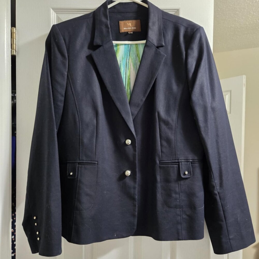 Beautifully Detailed Melanie Lyne Blazer